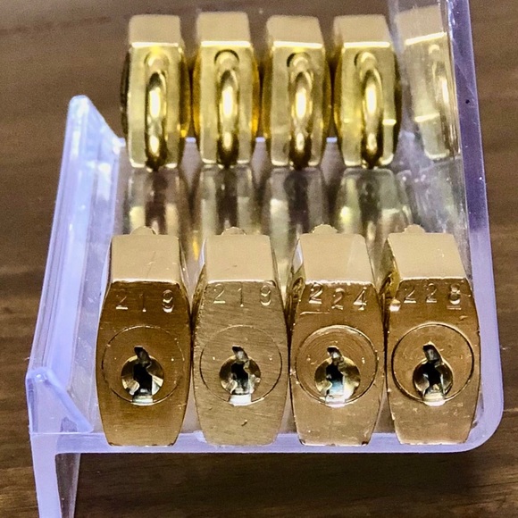 LOUIS VUITTON Vintage LV Lock 200 Series - In Case You’re ISO LV LOCK PADLOCK - Picture 4 of 17